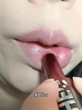 Zomorad.com photos Sheglam Dynamatte Boom Long Lasting Matte Lipstick Ember Rose Ver. Bliss fa 04