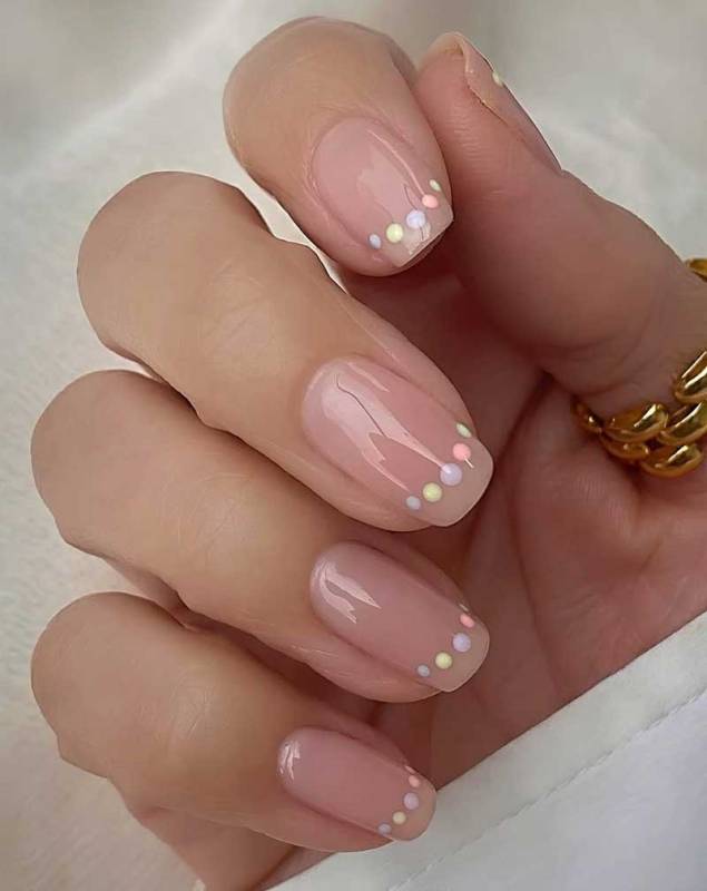 zomorad.com post طرح ناخن مینیمال با نقاط